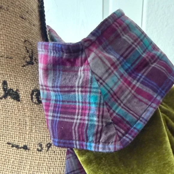 Olive Green Velvet Puff Sleeve Tailcoat Dress - Picture 10 of 11